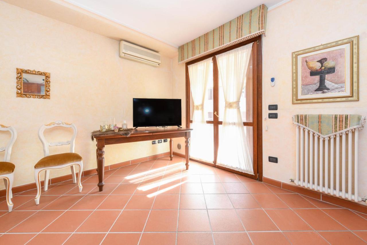 Prestige Apartment Сирмионе Екстериор снимка