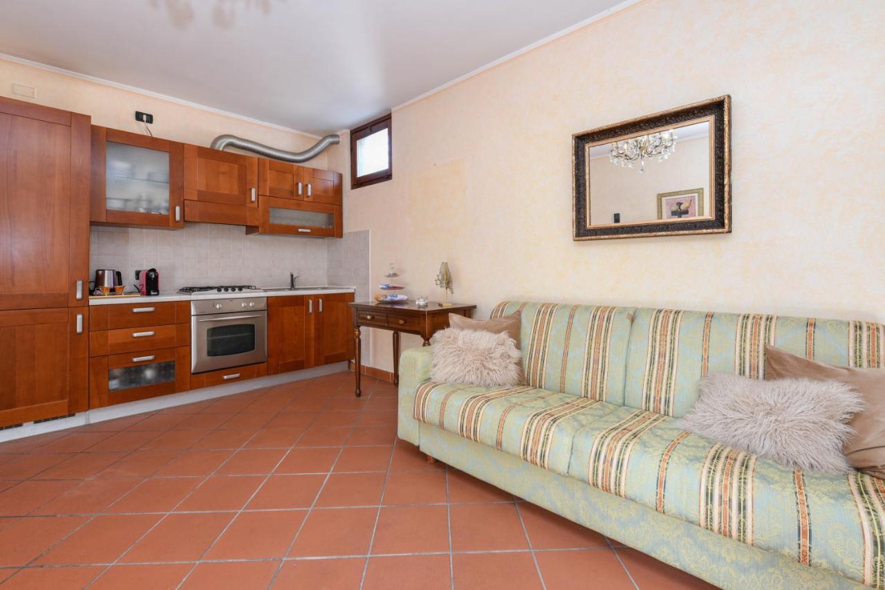 Prestige Apartment Сирмионе Екстериор снимка
